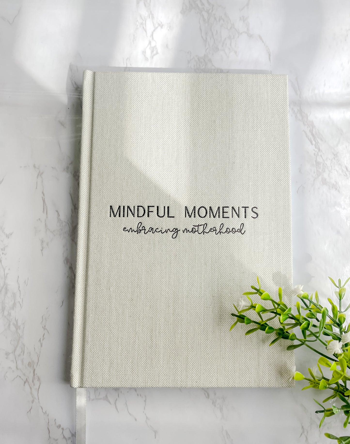 Mindful Moments: Embracing Motherhood. Self Care Guided Journal for Moms
